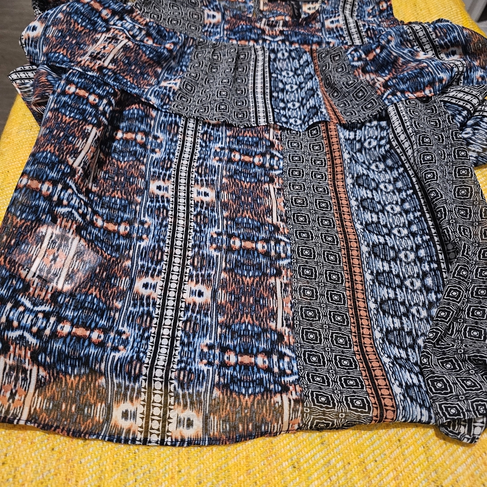 BCBG MAXAZRIA BLOUSE